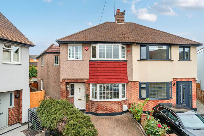 4 Bedroom House For Sale In Sparrows Lane, London, SE9
