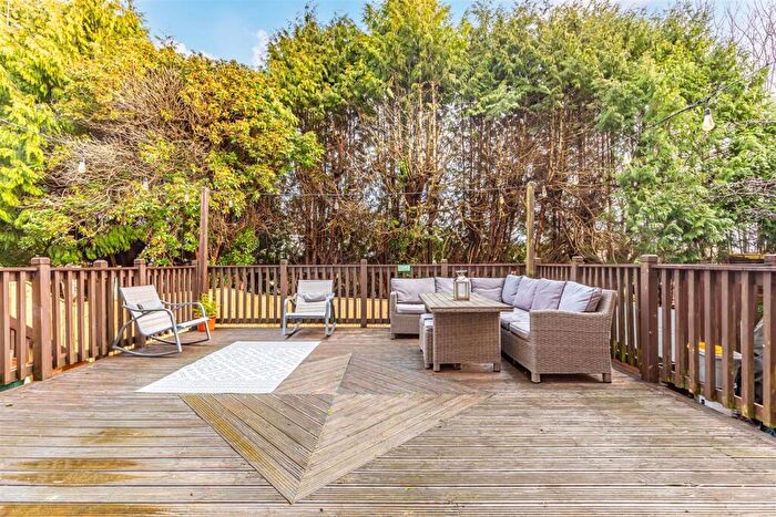 2 Bedroom Flat For Sale In Burnaby Road, Bournemouth, BH4