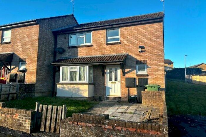 3 Bedroom End Of Terrace House To Rent In Lavers Close, Bristol, BS15
