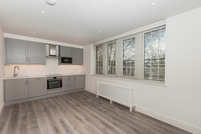 1 Bedroom Flat To Rent In Red Lion Street, Richmond, TW9