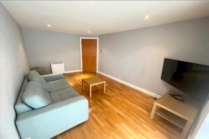 2 Bedroom Flat To Rent In Derby Road Ropewalk Court, Nottingham, NG1