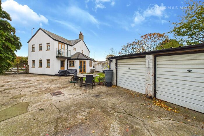 4 Bedroom Detached House For Sale In Bedford Road, Roxton, Bedford, Bedfordshire, MK44