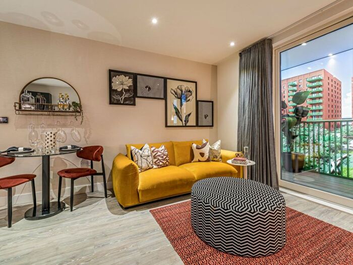 2 Bedroom Flat For Sale In Kent Avenue, Dagenham, RM9