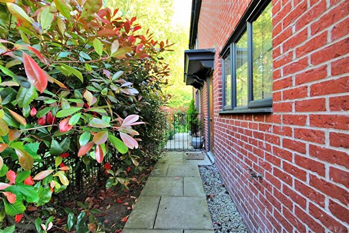 2 Bedroom Property To Rent In Maricopa Close, Runcorn, WA7