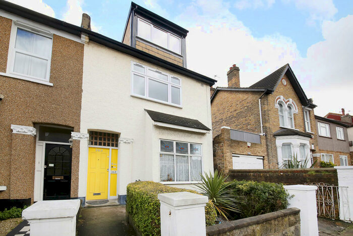3 Bedroom Apartment To Rent In Crystal Palace Road, East Dulwich, SE22