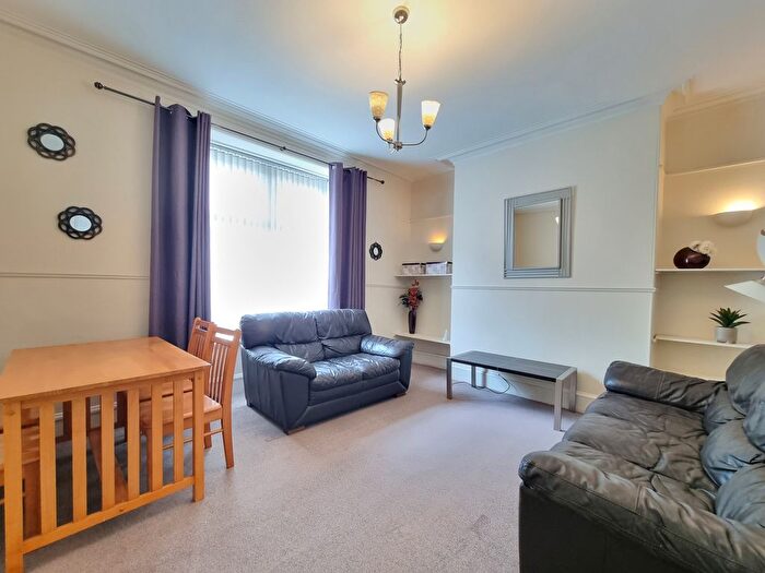 1 Bedroom Flat To Rent In Wallfield Crescent, Rosemount, Aberdeen, AB25