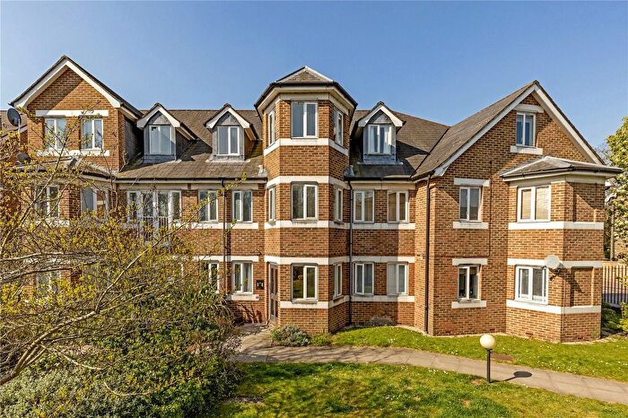 1 Bedroom Flat To Rent In Aspen House, Forest Road, Richmond, Surrey, TW9
