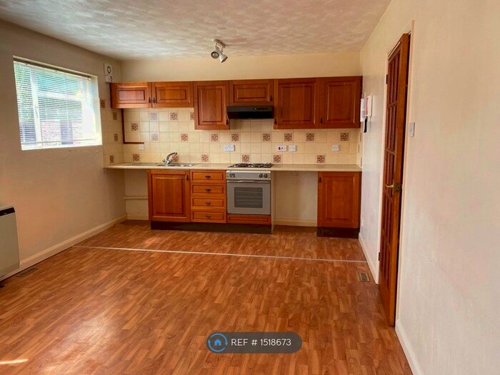 1 Bedroom Flat To Rent In Lampettsdowne, Corringham, Stanford-Le-Hope, SS17