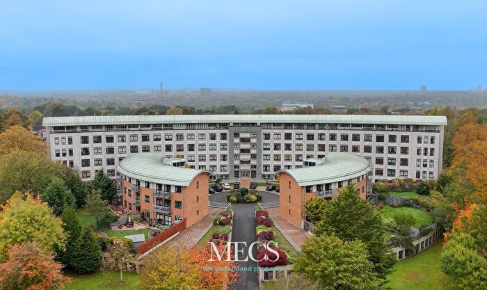 2 Bedroom Flat For Sale In Britannic Park, Yew Tree Road, Moseley, Birmingham, West Midlands, B13