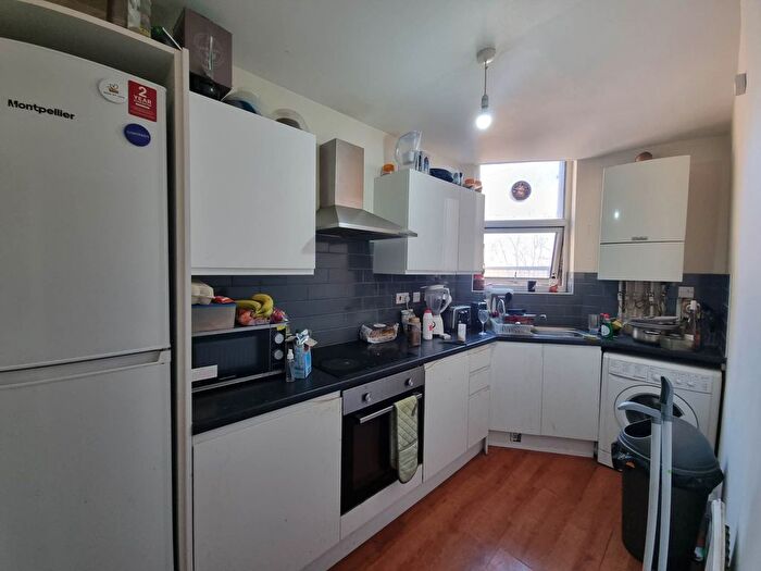 2 Bedroom Flat To Rent In Green Lanes, Harringay, N4