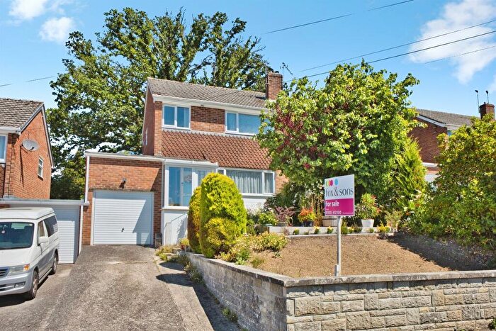 3 Bedroom Semi-Detached House For Sale In Osborne Road, Yeovil, BA20
