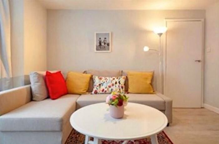 1 Bedroom Flat To Rent In Drummond Road, Bristol, BS2