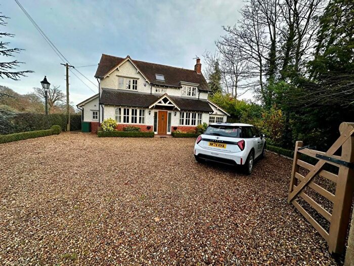 3 Bedroom Property To Rent In Warwick Road, Chadwick End, Solihull, B93