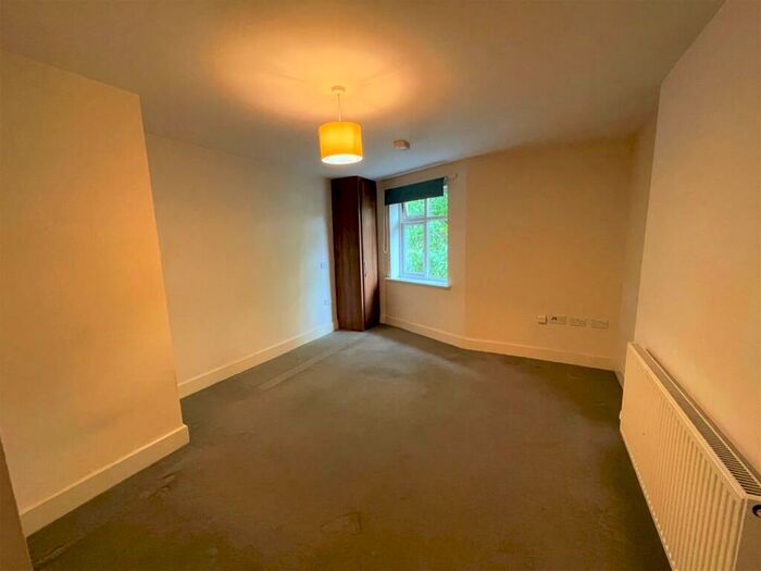 1 Bedroom Apartment To Rent In Shirley Road, Southampton, SO15