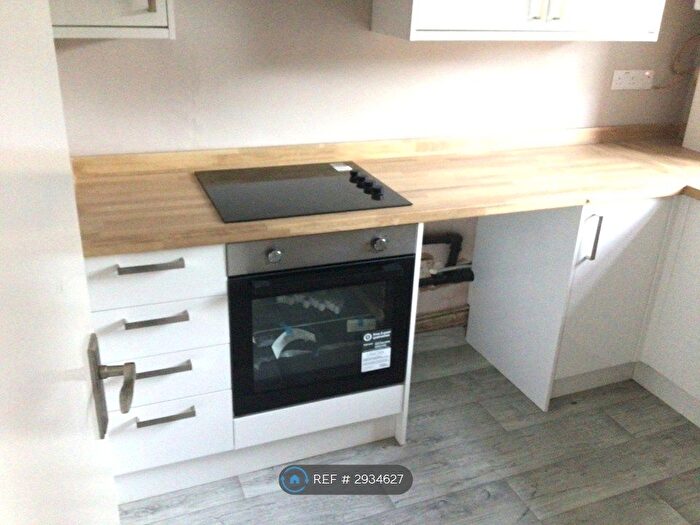 1 Bedroom Flat To Rent In Limefield Court, Salford, M7