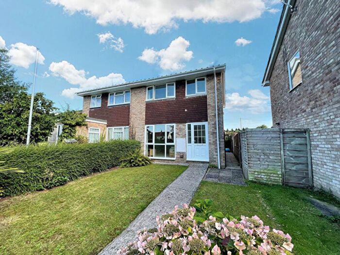 3 Bedroom Semi-Detached House For Sale In Russet Close, Olveston, BS35