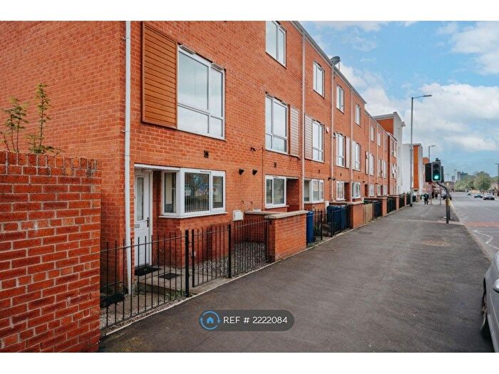 4 Bedroom End Of Terrace House To Rent In Stockport Road, Manchester, M13