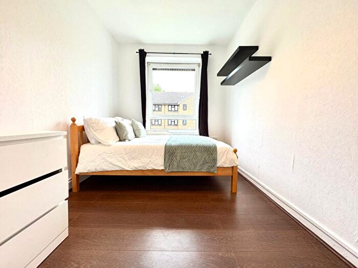 1 Bedroom Flat To Rent In Tent Street, London, E1