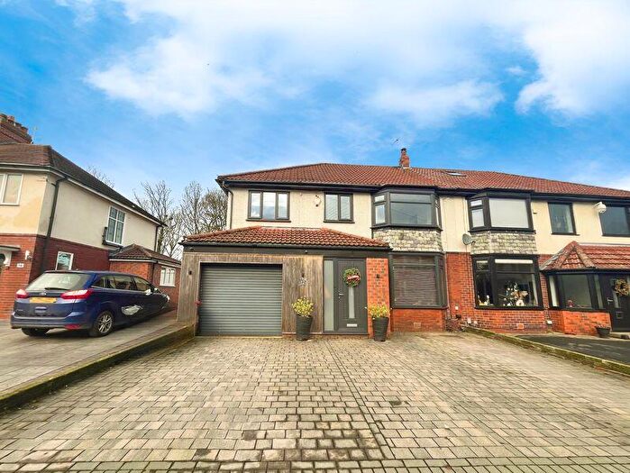 4 Bedroom Semi-Detached House For Sale In Marlwood Road, Smithills, BL1