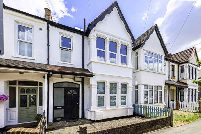 2 Bedroom Flat For Sale In Leigham Court Drive, Leigh-on-Sea, SS9