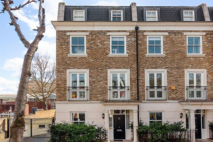5 Bedroom End Of Terrace House For Sale In Sulivan Road, London, SW6