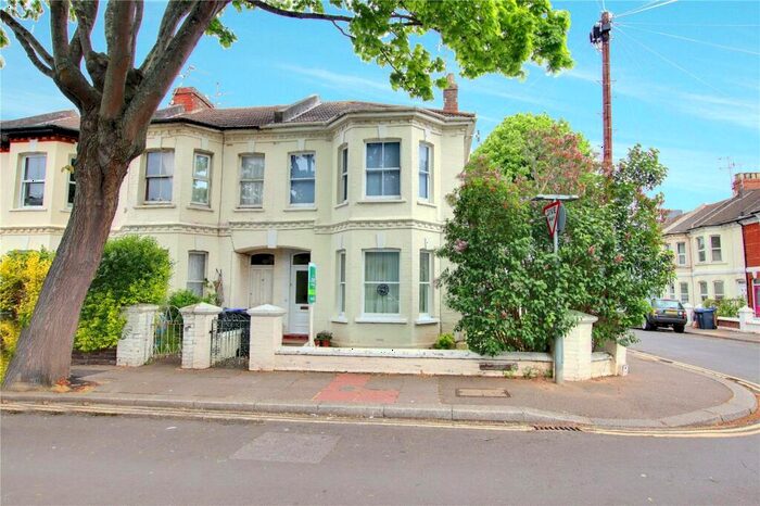 1 Bedroom Flat To Rent In Lennox Road, Worthing, West Sussex, BN11