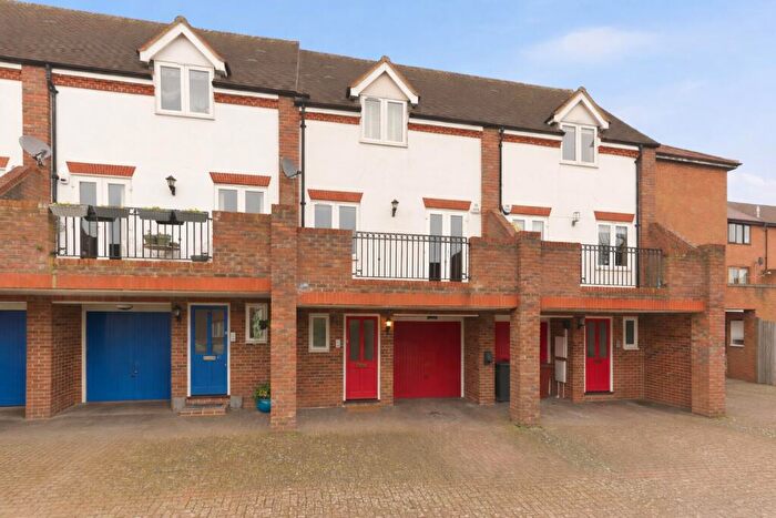 3 Bedroom End Of Terrace House To Rent In Saracens Head Yard, St Albans, Herts, AL1