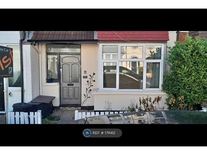 1 Bedroom Flat To Rent In Westminster Drive, Westcliff-On-Sea, SS0