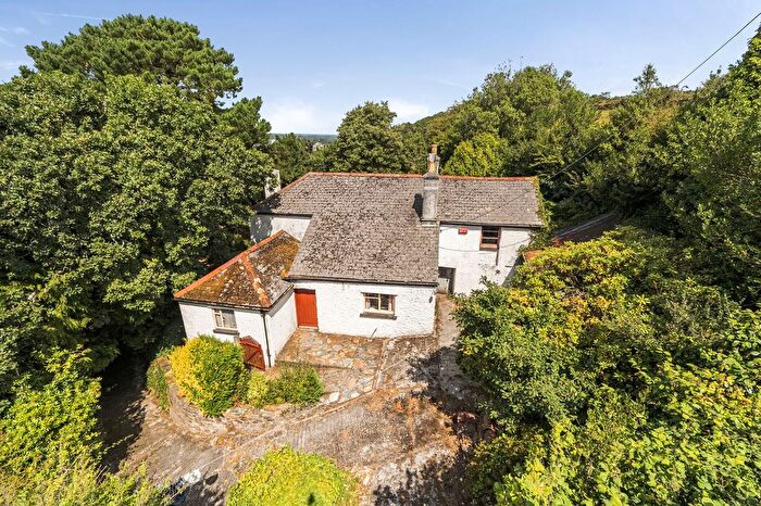 4 Bedroom Detached House For Sale In College Wood, Penryn, TR10
