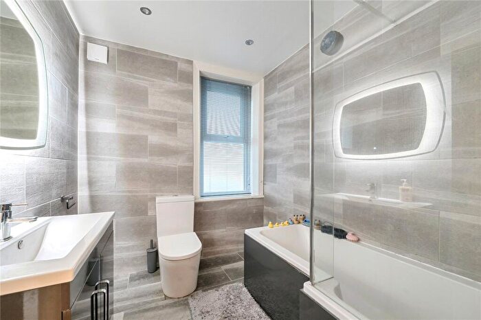 4 Bedroom House For Sale In Swaine Hill Street, Yeadon, Leeds, West Yorkshire, LS19