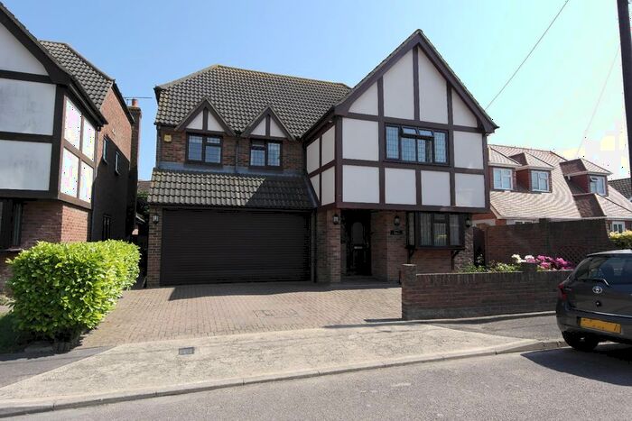 4 Bedroom Detached House For Sale In Tudor Lodge, Grays, Essex, RM16