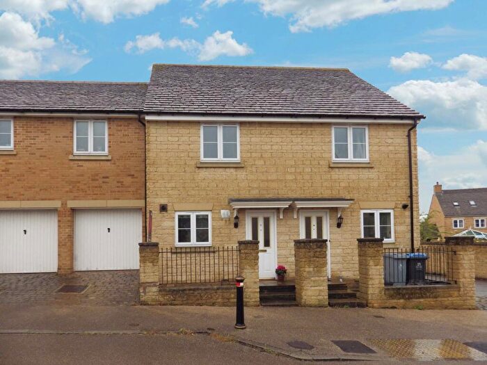 2 Bedroom Semi Detached House To Rent In Park View Road, Witney, Oxfordshire, OX28