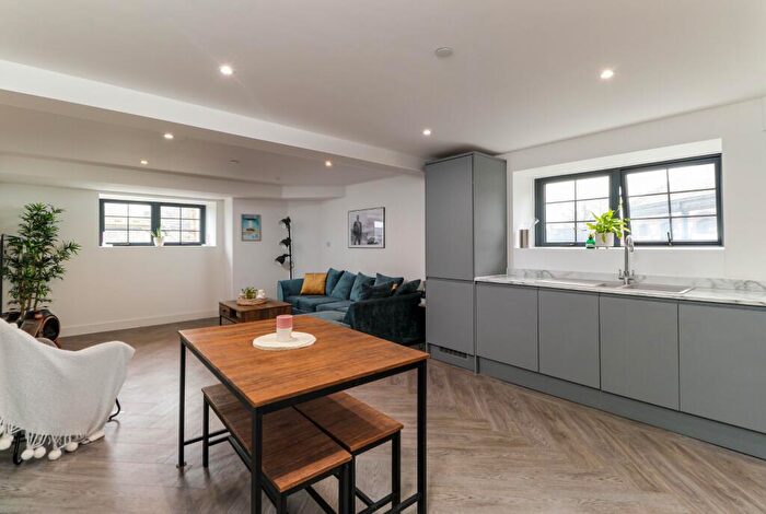 1 Bedroom Flat For Sale In Governors Walk, Portsmouth, PO3