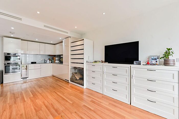 2 Bedroom Flat To Rent In Wandsworth Road, London, Nine Elms, London, SW8