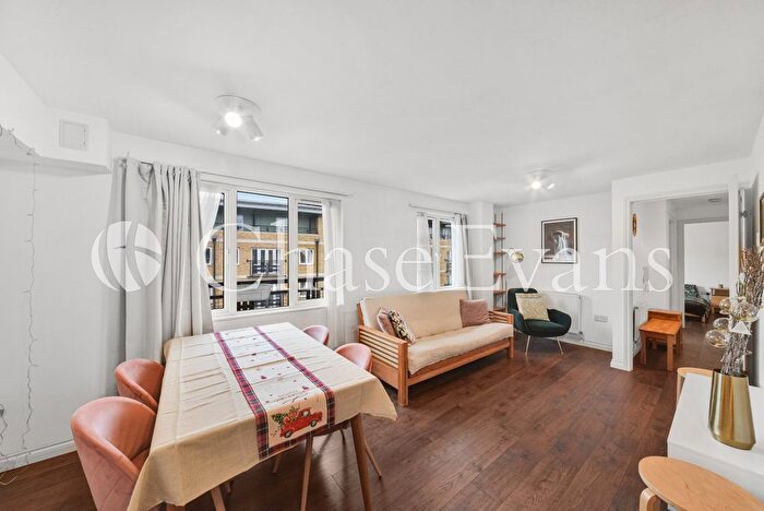 2 Bedroom Flat To Rent In Broomfield Street, Poplar, London, E14