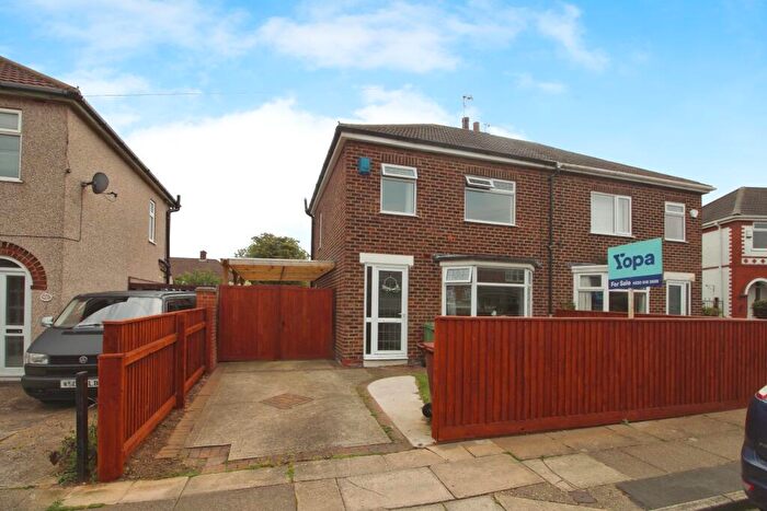 3 Bedroom Semi-Detached House For Sale In Malcolm Road, Grimsby, DN34