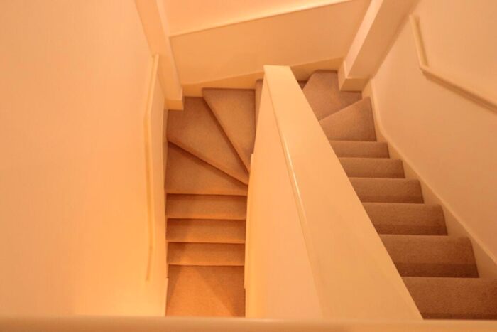 2 Bedroom Flat To Rent In Deanery Road, Bristol, BS1