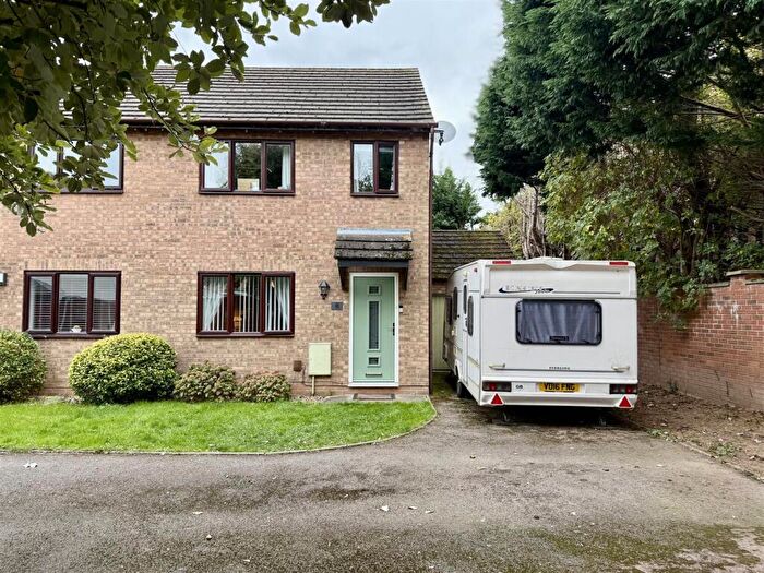 3 Bedroom Semi-Detached House For Sale In Whitefriars Road, Hereford, HR2