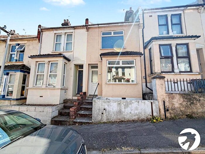 4 Bedroom Terraced House To Rent In Cecil Road, Rochester, Kent, ME1
