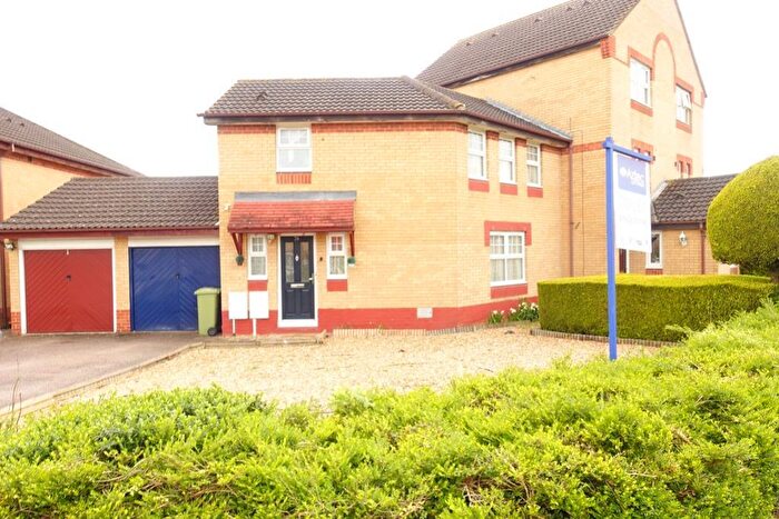 3 Bedroom Semi-Detached House To Rent In Rhodes Place, Oldbrook, Milton Keynes, MK6