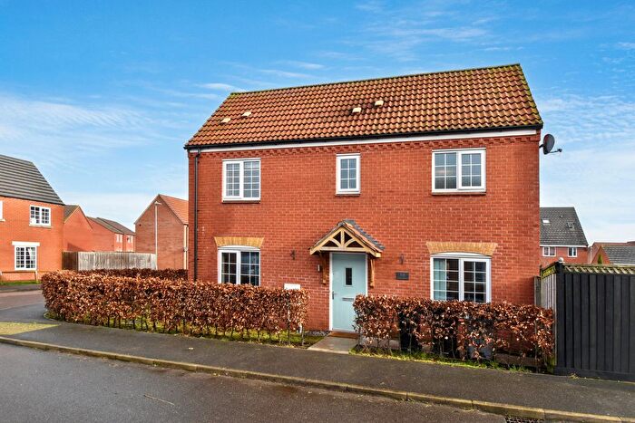 3 Bedroom Town House For Sale In Petrel Drive, Louth, LN11