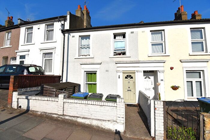 3 Bedroom Terraced House For Sale In Burrage Road, Woolwich, SE18