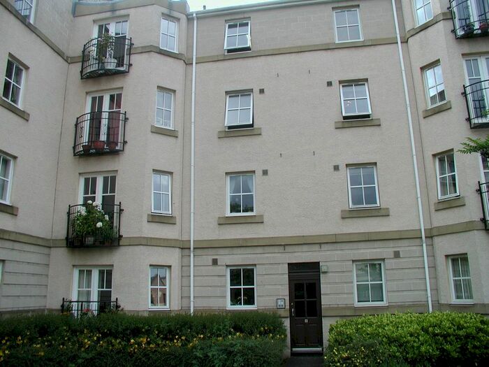 2 Bedroom Flat To Rent In Huntingdon Place, Edinburgh, EH7