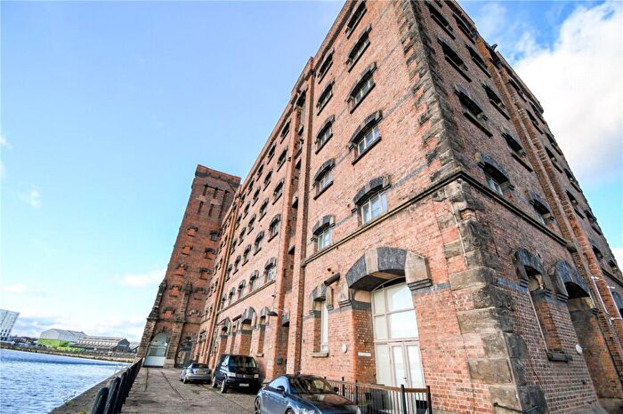 2 Bedroom Flat To Rent In Dock Road, Birkenhead, Merseyside, CH41
