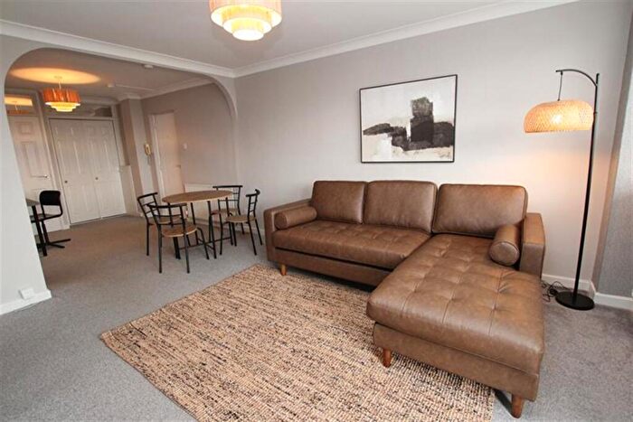 2 Bedroom Apartment To Rent In Cedar Lodge, Tunnel Road, The Park, NG7