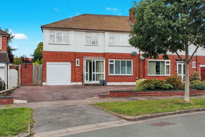 4 Bedroom Semi-Detached House For Sale In Merynton Avenue, Coventry, CV4