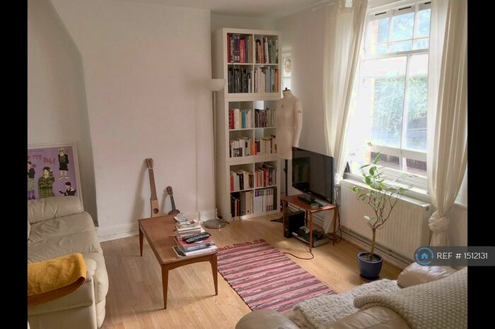 2 Bedroom Flat To Rent In Shoreditch, London, E2