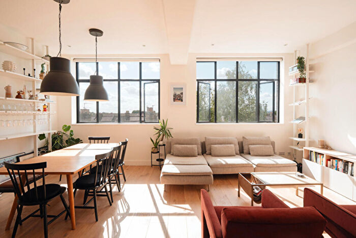 2 Bedroom Flat For Sale In A Jedburgh Road, London, E13
