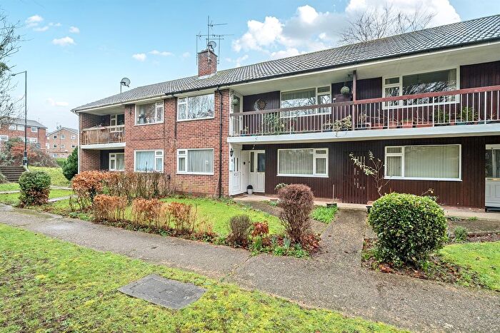 2 Bedroom Flat For Sale In Audley Drive, Maidenhead, SL6