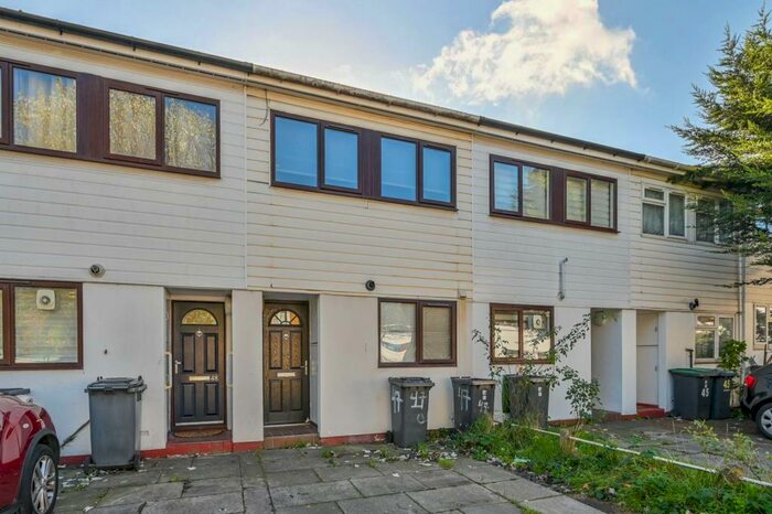 2 Bedroom Maisonette To Rent In Tenterden Road, London, , Tottenham, London, N17